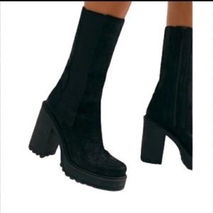 ISO Tristan Chelsea boot!